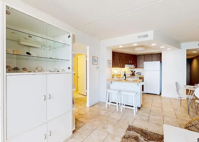 Holiday home Delightful Well-equipped Beachfront With Balcony Views Pools & Gym Ocean City