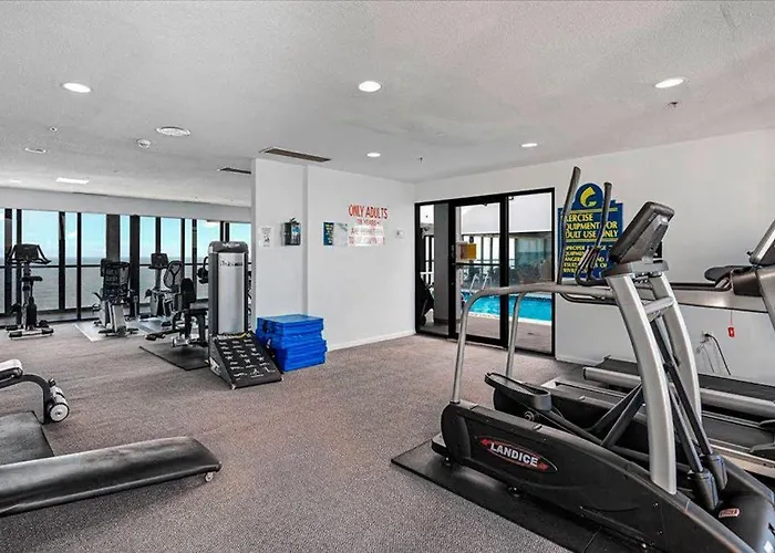 Holiday home Delightful Well-equipped Beachfront With Balcony Views Pools & Gym *