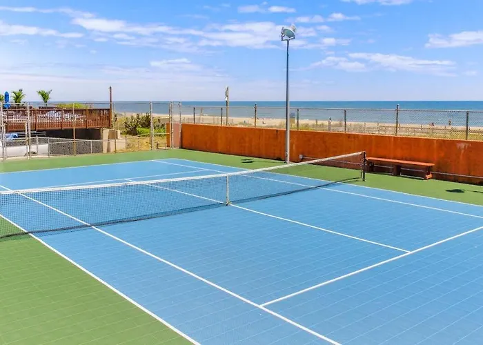 Delightful Well-equipped Beachfront With Balcony Views Pools & Gym Holiday home Ocean City