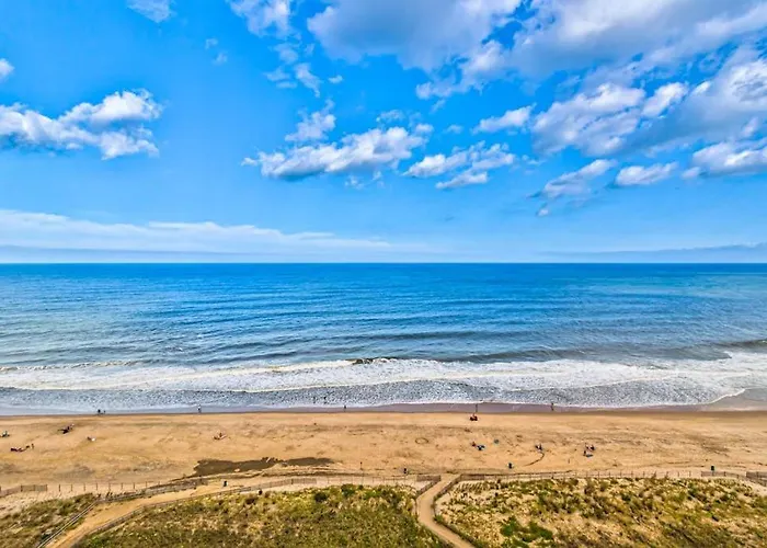 Delightful Well-equipped Beachfront With Balcony Views Pools & Gym Ocean City